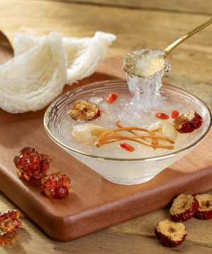 Yến chưng nóng - Món ăn bồi bổ yêu thương cho người thân mỗi ngày