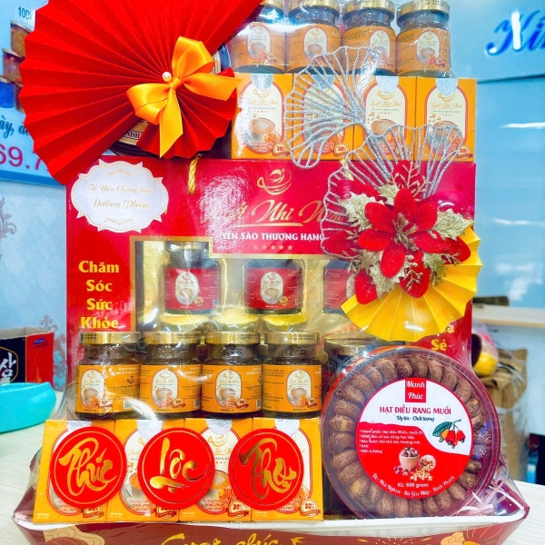 Giỏ quà tết màu vàng